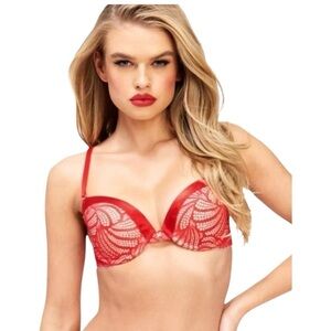 Frederick’s of Hollywood Exxtreme bra